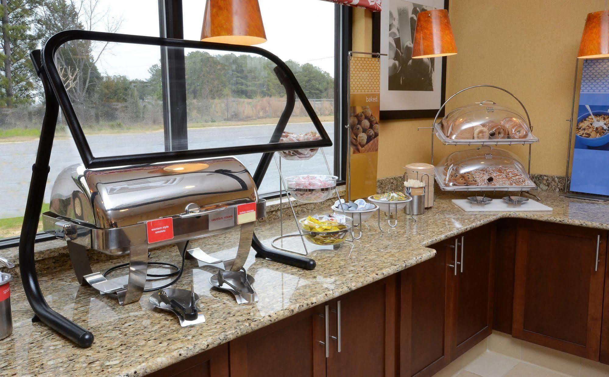 Hampton Inn Fayetteville Fort Bragg Zewnętrze zdjęcie